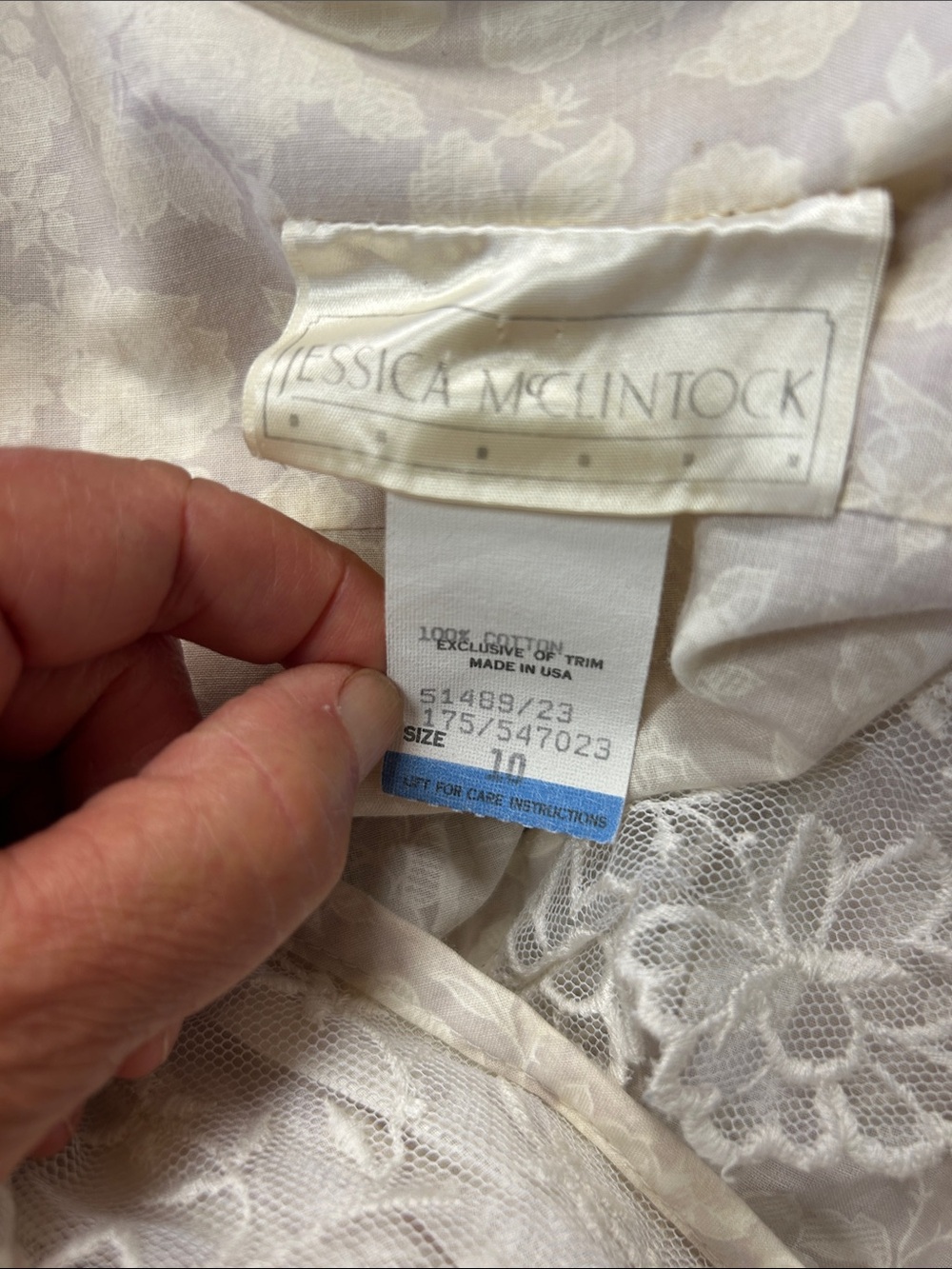 VTG 80s Jessica McClintock White Cotton Floral Dress with Scalloped Lace Collar - Picture 6 of 6